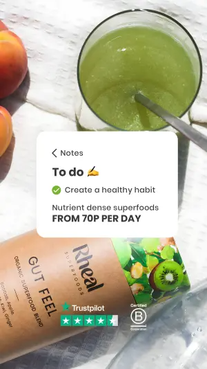 lifestyle photo of a green smoothie with a small floating iOS Notes card overlaid on top