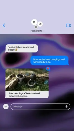 fake text message ad with chat bubbles over a festival lifestyle image for earplugs