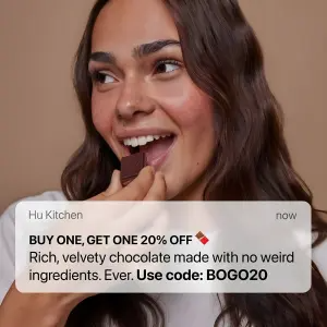 fake notification ad with an iOS banner offering a discount over a lifestyle photo